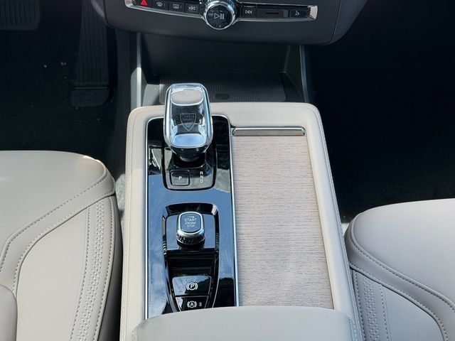 New 2026 Volvo XC90 T8 Core AWD/4WD image 18