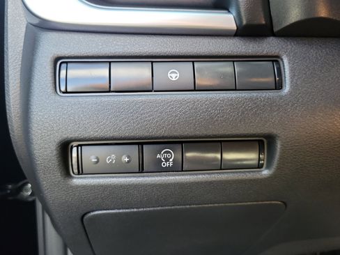 Certified 2023 Nissan Rogue SV AWD/4WD image 29