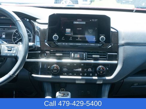 Used 2025 Nissan Pathfinder SV FWD image 33
