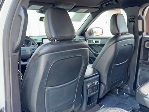 Used 2020 Ford Explorer XLT w/ Equipment Group 202A image 33