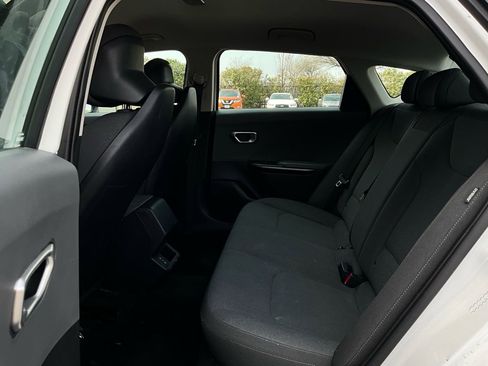 Used 2025 Kia K4 LXS image 11