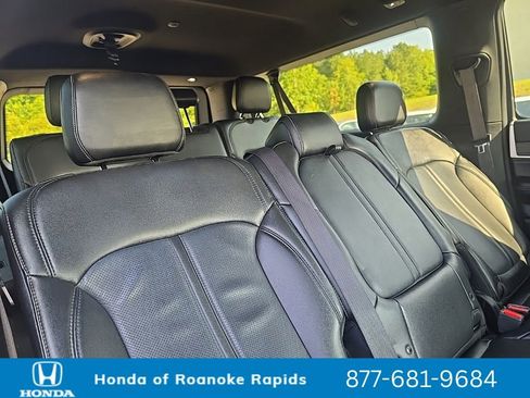 Used 2024 Jeep Wagoneer L Series II w/ Flexible Seating Group AWD/4WD image 19