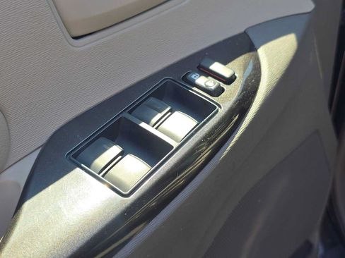 Used 2014 Toyota Sienna LE FWD image 23