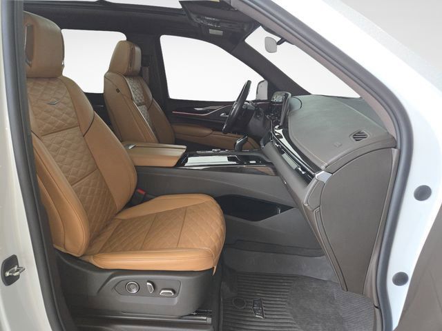 Used 2023 Cadillac Escalade Sport w/ Touring Package AWD/4WD image 33