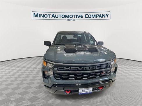 Used 2025 Chevrolet Silverado 1500 Custom Trail Boss AWD/4WD image 3