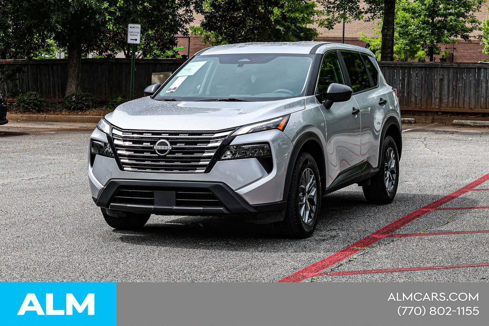 Used 2024 Nissan Rogue S FWD image 3