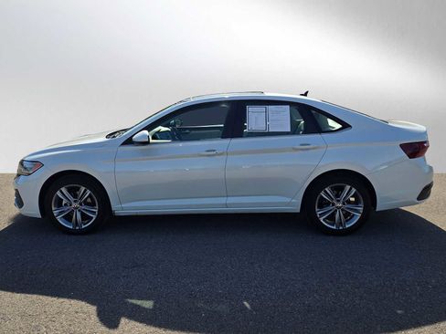 Used 2023 Volkswagen Jetta SE w/ Panoramic Sunroof Package image 6