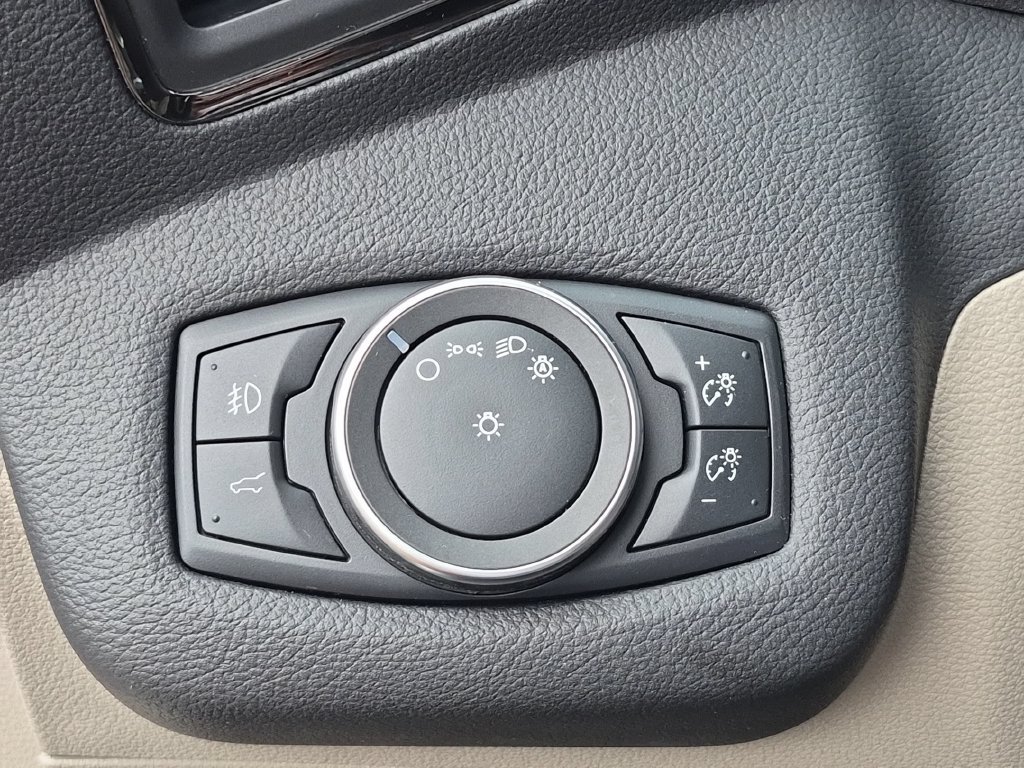 Used 2018 Ford Escape Titanium w/ Ford Safe & Smart Package FWD image 15