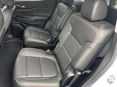 Used 2022 GMC Acadia AT4 w/ Technology Package image 22