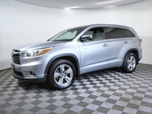 Used 2016 Toyota Highlander Limited Platinum AWD/4WD image 3