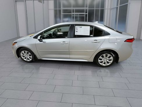 Certified 2022 Toyota Corolla LE image 4