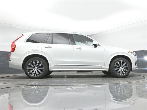 Used 2023 Volvo XC90 B5 Plus image 44