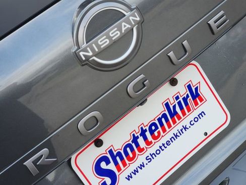 Used 2025 Nissan Rogue SV image 8