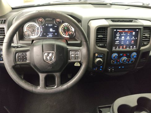 Used 2019 RAM 1500 Express w/ Express Value Package AWD/4WD image 22
