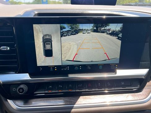 Used 2022 Chevrolet Silverado 1500 LTZ w/ LTZ Premium Package AWD/4WD image 38