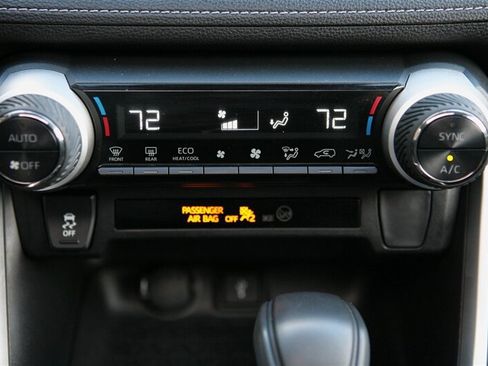 Used 2020 Toyota RAV4 XLE image 22