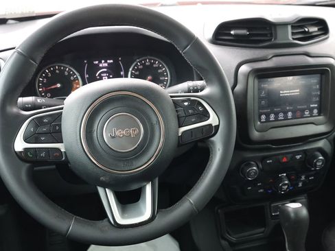 Used 2020 Jeep Renegade Latitude w/ LED Lighting Group FWD image 15