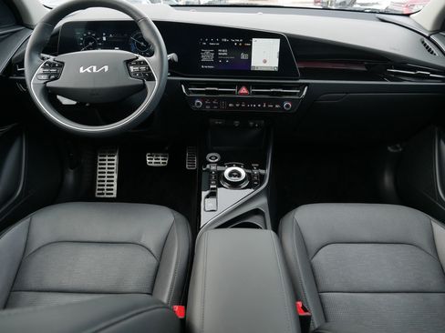 Certified 2024 Kia Niro Wave w/ Wave Preserve Package image 10
