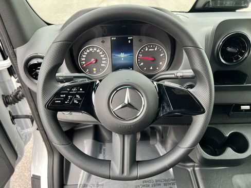 New 2025 Mercedes-Benz Sprinter 2500 image 24