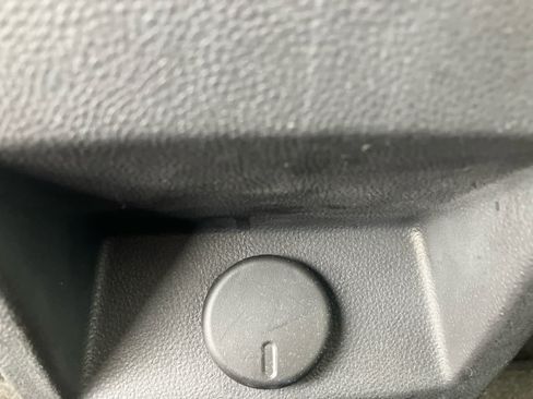 Used 2010 GMC Terrain SLE FWD image 24