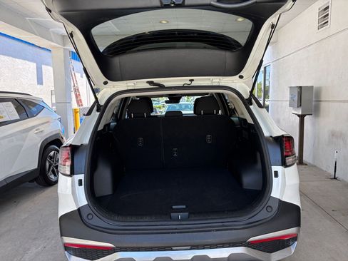 Used 2025 Kia Sportage LX FWD image 31