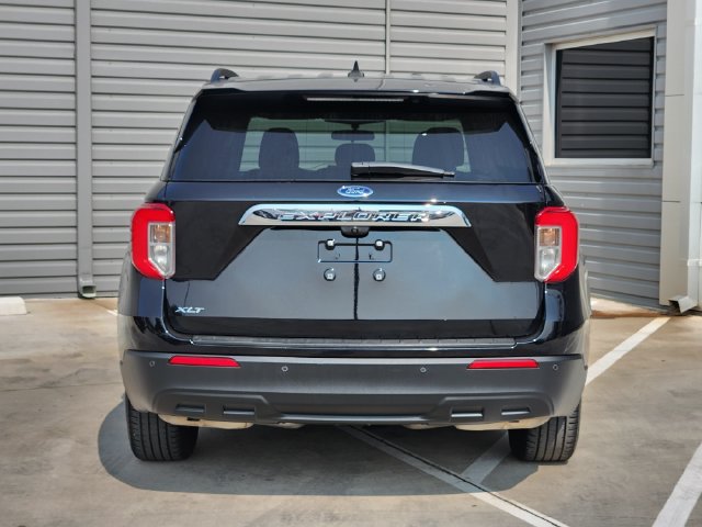 Used 2023 Ford Explorer XLT RWD image 7