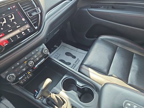 Used 2024 Dodge Durango GT image 30