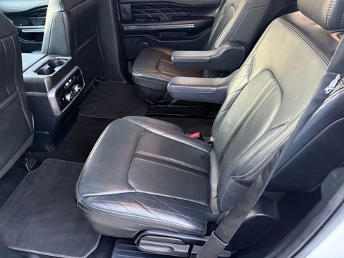 Used 2020 Ford Expedition Platinum image 13