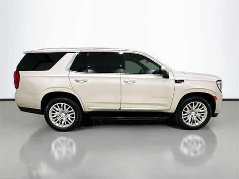 Used 2021 GMC Yukon Denali w/ LPO, Illumination Package image 8