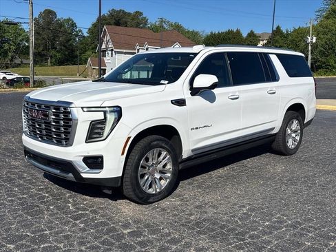 Used 2026 GMC Yukon XL Denali w/ Sun & Power Step Package AWD/4WD image 3