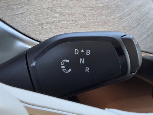 New 2025 Volkswagen ID. Buzz 1st Edition image 18