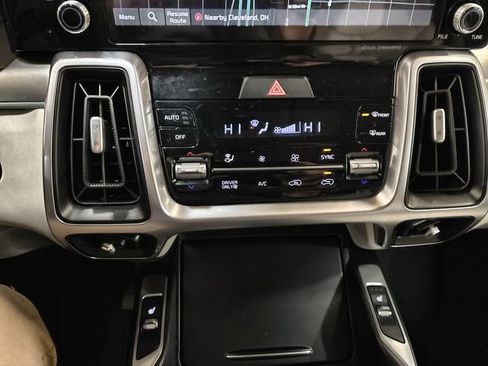 Certified 2023 Kia Sorento EX image 18