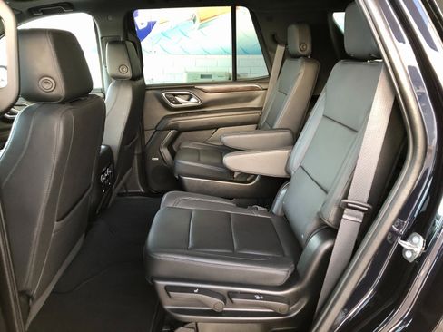 Used 2022 Chevrolet Tahoe Z71 w/ Z71 Off-Road Package image 12