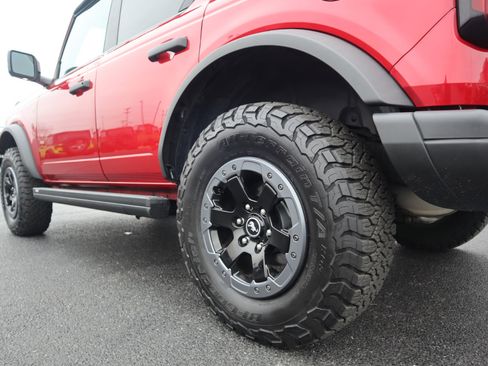 Used 2021 Ford Bronco Badlands image 27