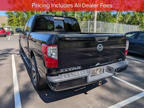 Used 2017 Nissan Titan SV RWD image 4