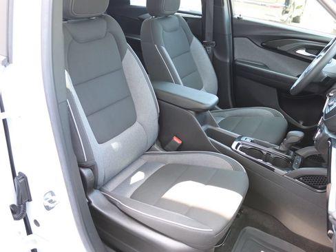 Used 2022 Chevrolet TrailBlazer LS FWD image 11