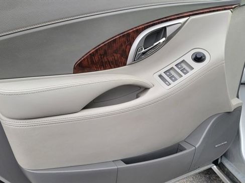 Used 2010 Buick LaCrosse CXL w/ Luxury Package image 17