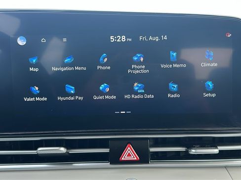 Used 2025 Hyundai Elantra Limited FWD image 25