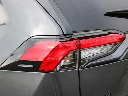 Used 2025 Toyota RAV4 XLE Premium FWD image 9