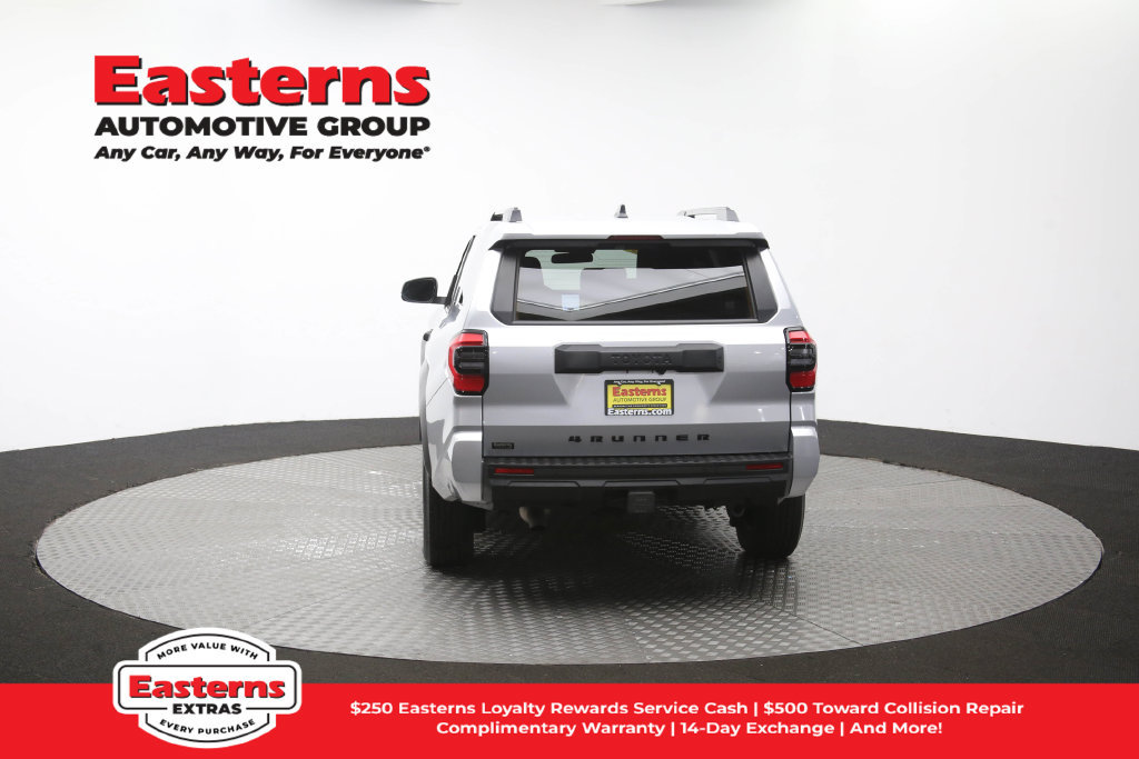 Used 2025 Toyota 4Runner SR5 AWD/4WD image 37