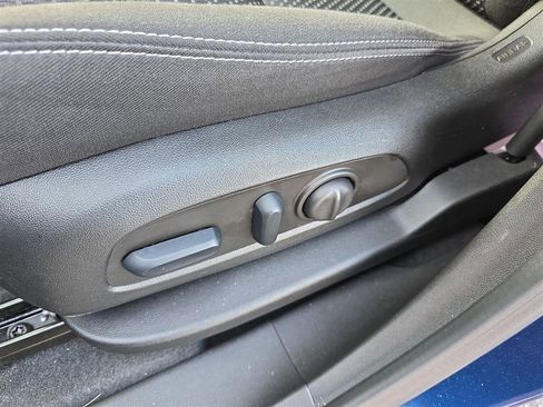 Used 2023 GMC Terrain SLE w/ Driver Convenience Package image 14