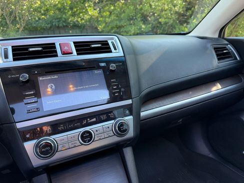 Used 2017 Subaru Outback 2.5i Limited AWD/4WD image 33