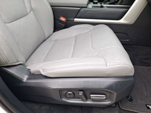 Used 2024 Toyota Tundra Limited AWD/4WD image 34