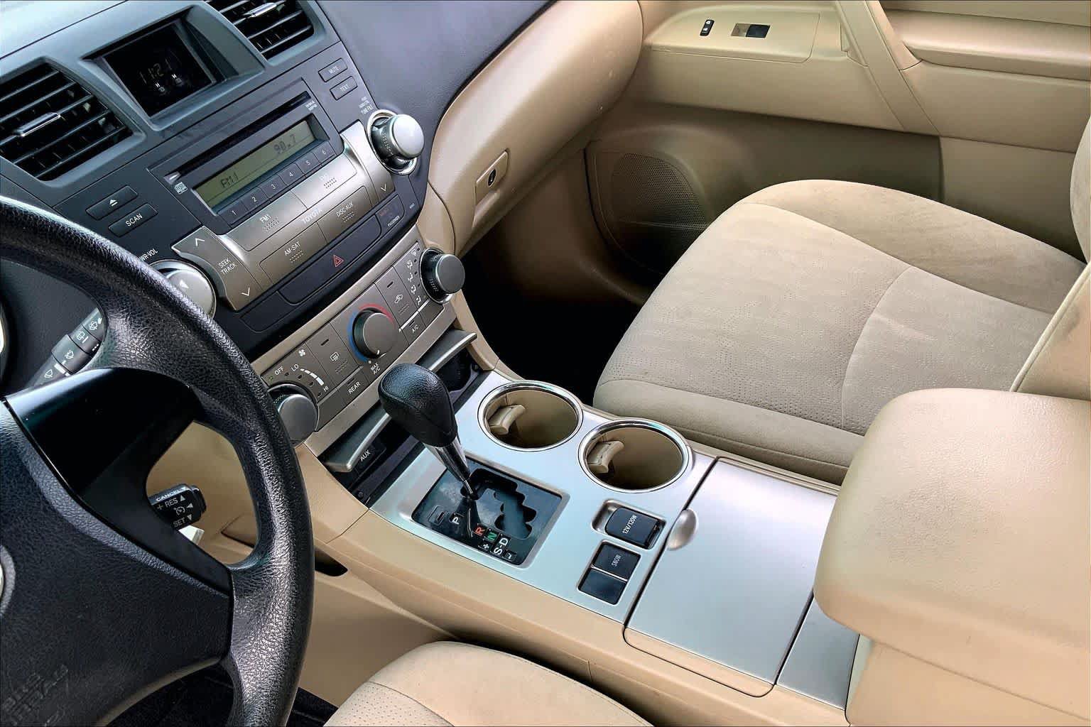 Used 2012 Toyota Highlander FWD image 16