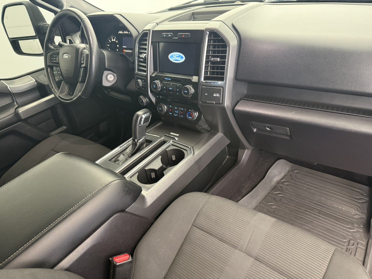 Used 2017 Ford F150 XLT w/ Equipment Group 302A Luxury AWD/4WD image 11