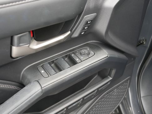 Used 2025 Toyota 4Runner Limited image 19