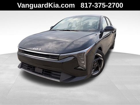 Used 2025 Kia K4 EX image 1