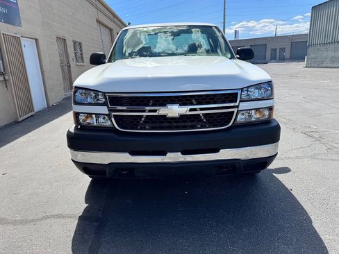 Used 2007 Chevrolet Silverado 2500 W/T w/ Heavy-Duty Power Package AWD/4WD image 14