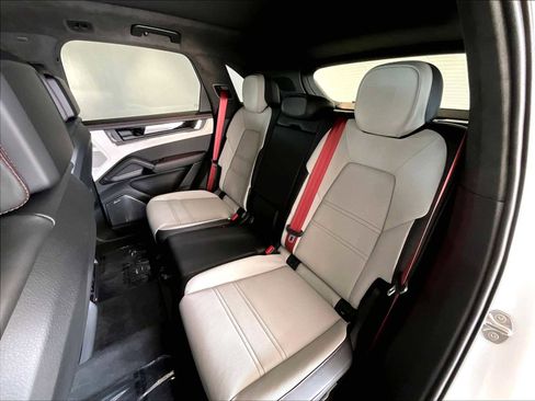 New 2026 Porsche Cayenne Turbo image 28