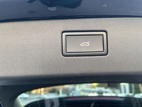 New 2026 Volkswagen Tiguan SE R-Line image 26